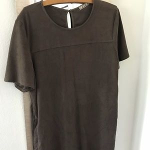 Thrown on dress with pockets!